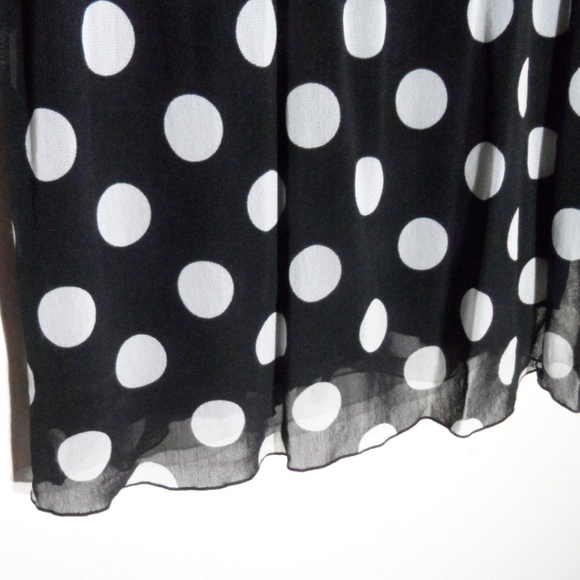 Bold Dot-Print Top M-L (L) - Picture 6 of 8
